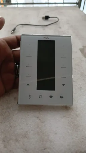 Modern Series DLP Touch Panel US, (White)(Buspro)